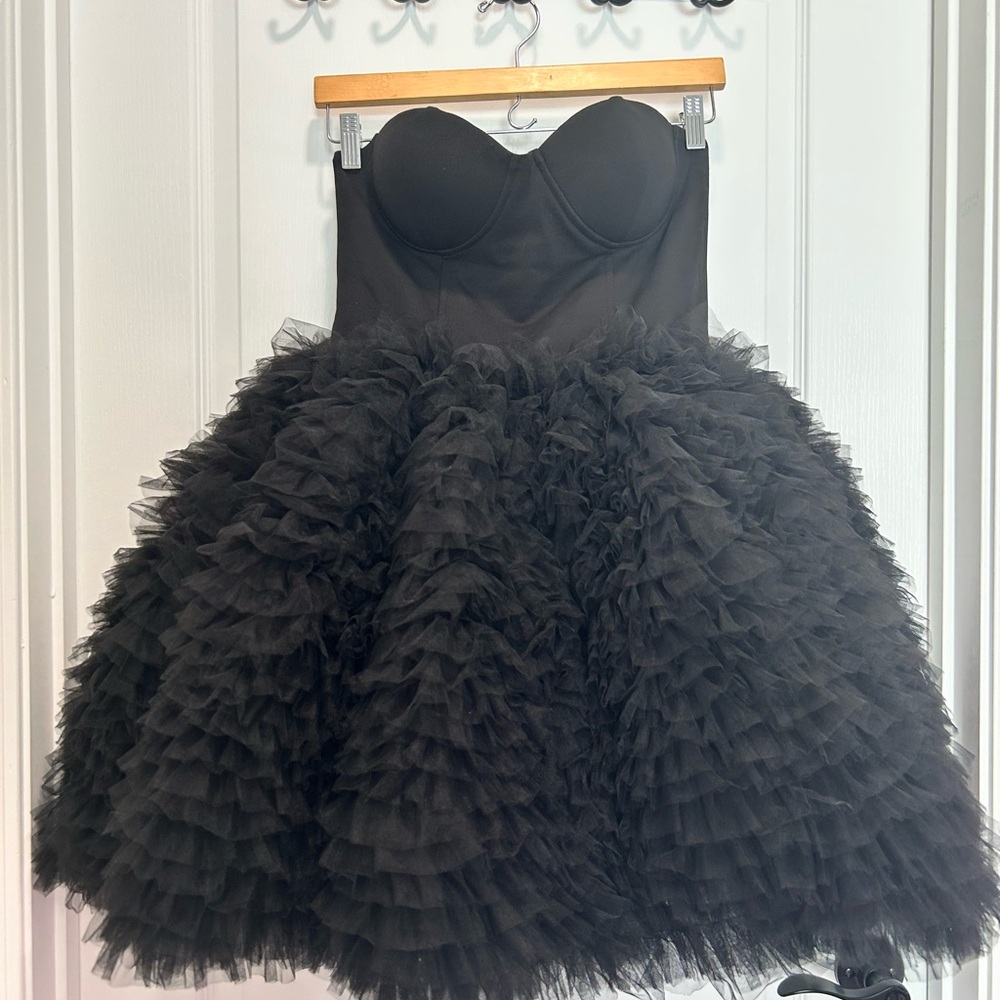 Elegant Ruffle Mini Dress - Picture 5 of 8